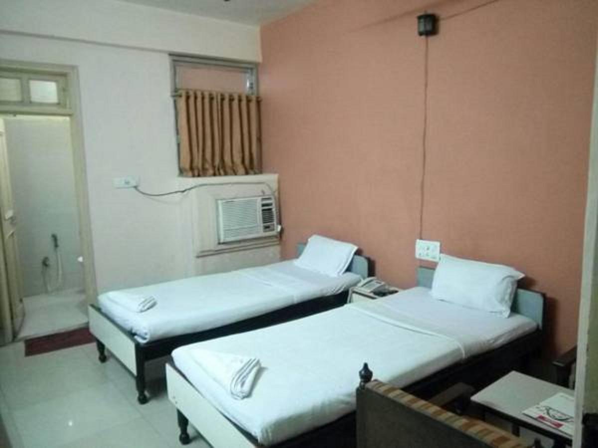 Hotel Shree Pushpak Raigarh Exteriör bild